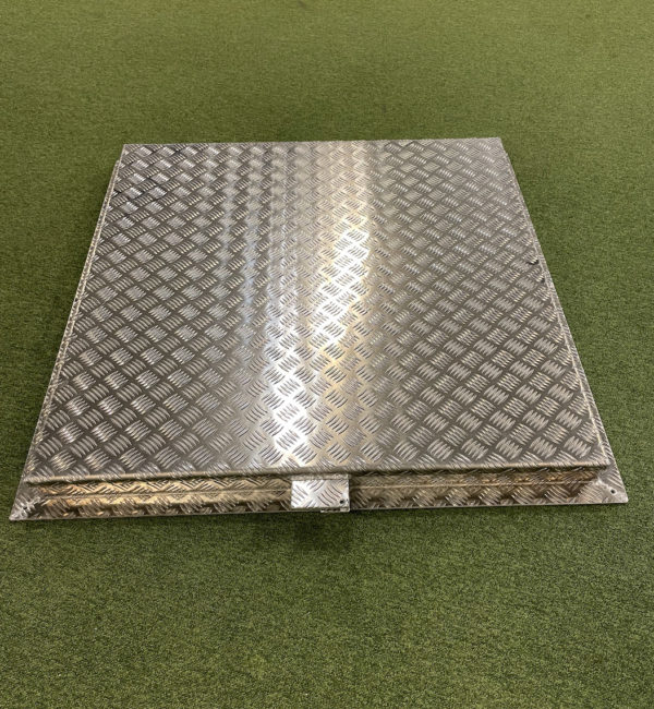 Aluminiumlucka 1000x1000 mm